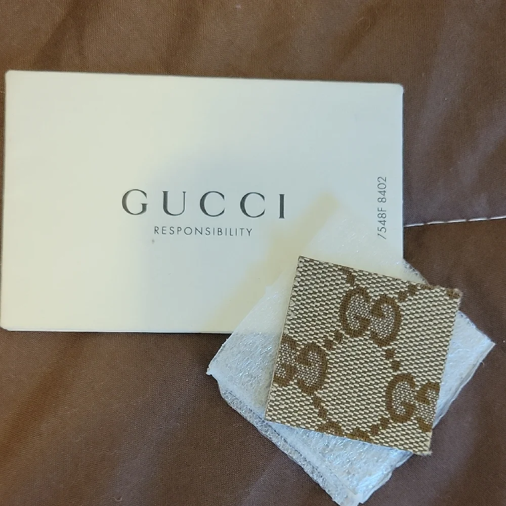 Gucci Beige GG Canvas Crossbody with Red and Green Web Stripe - Picture 15 of 16